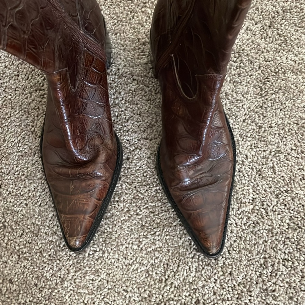 Brown Crocodile Pattern Leather Boots - image 5